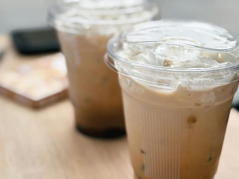 Pesta Minuman 11.11! 4 Promo Gila: Tomoro, Point Coffee, Dll