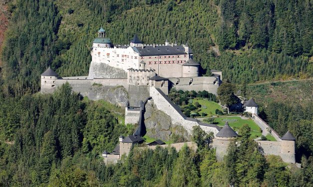 Istana Hohenwerfen Kastil sejarah Sebagai Benteng Pertahanan