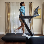 Luar Ruangan Atau Treadmill? Ini Pilihan Terbaik Menurut Dokter