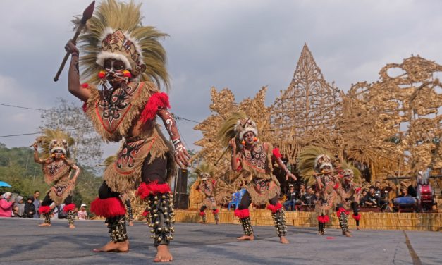 Peran Budaya Lokal Dalam Era Globalisasi