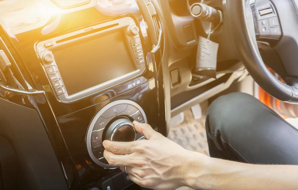 Trik Memperbaiki Audio Mobil Yang Kerap Mati