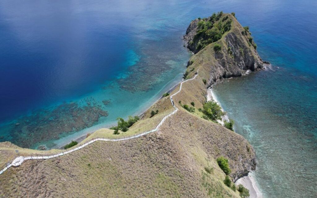 Mengeksplor Pulau Dua Balantak Yang Mencuri Perhatian